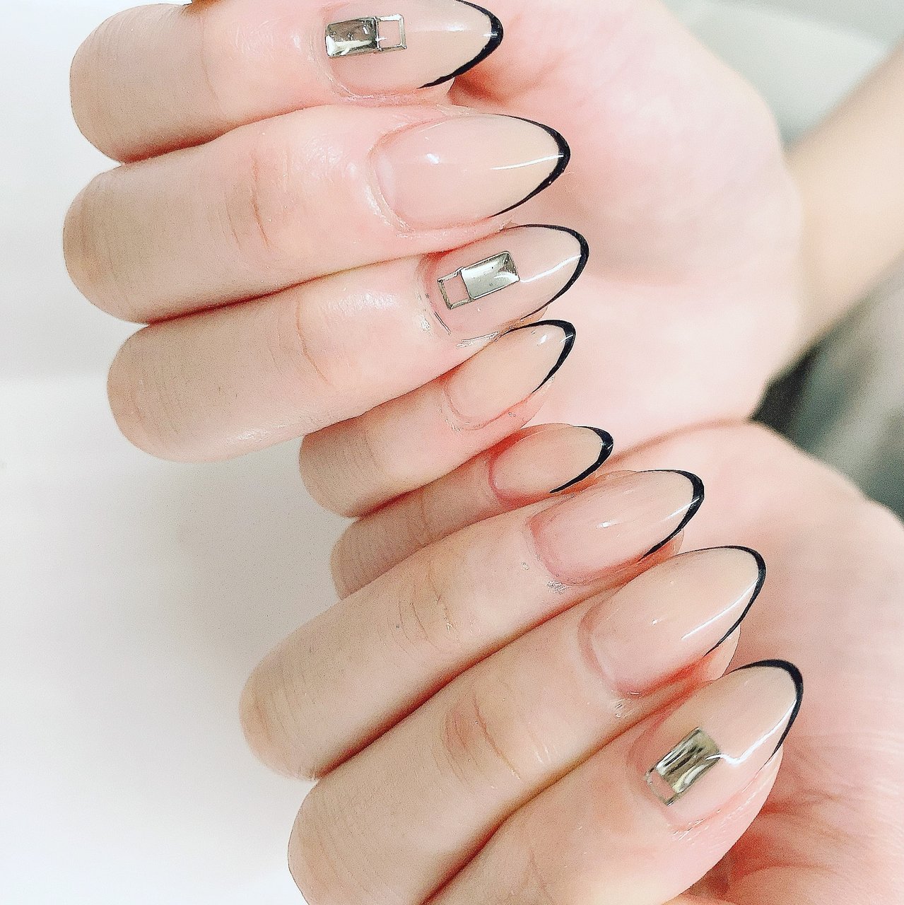 オールシーズン ハンド シンプル フレンチ 変形フレンチ ネイルサロンrのネイルデザイン No ネイルブック