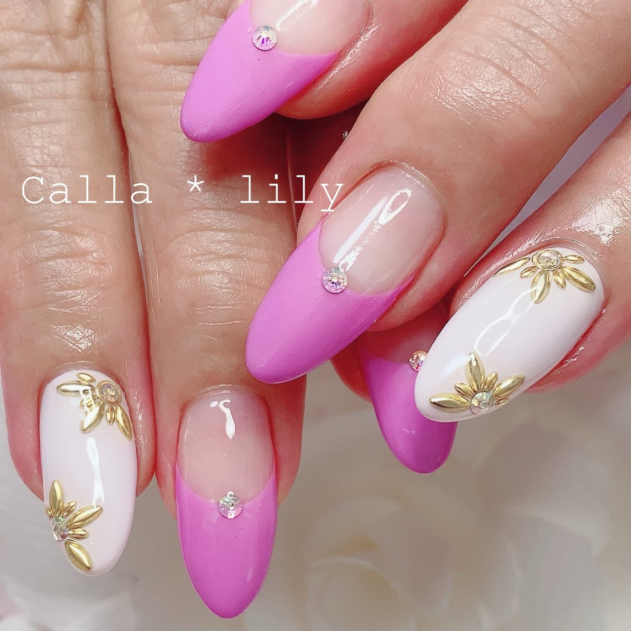 夏 オールシーズン リゾート ハンド フレンチ Calla Lily パラジェル フィルインサロンのネイルデザイン No ネイルブック