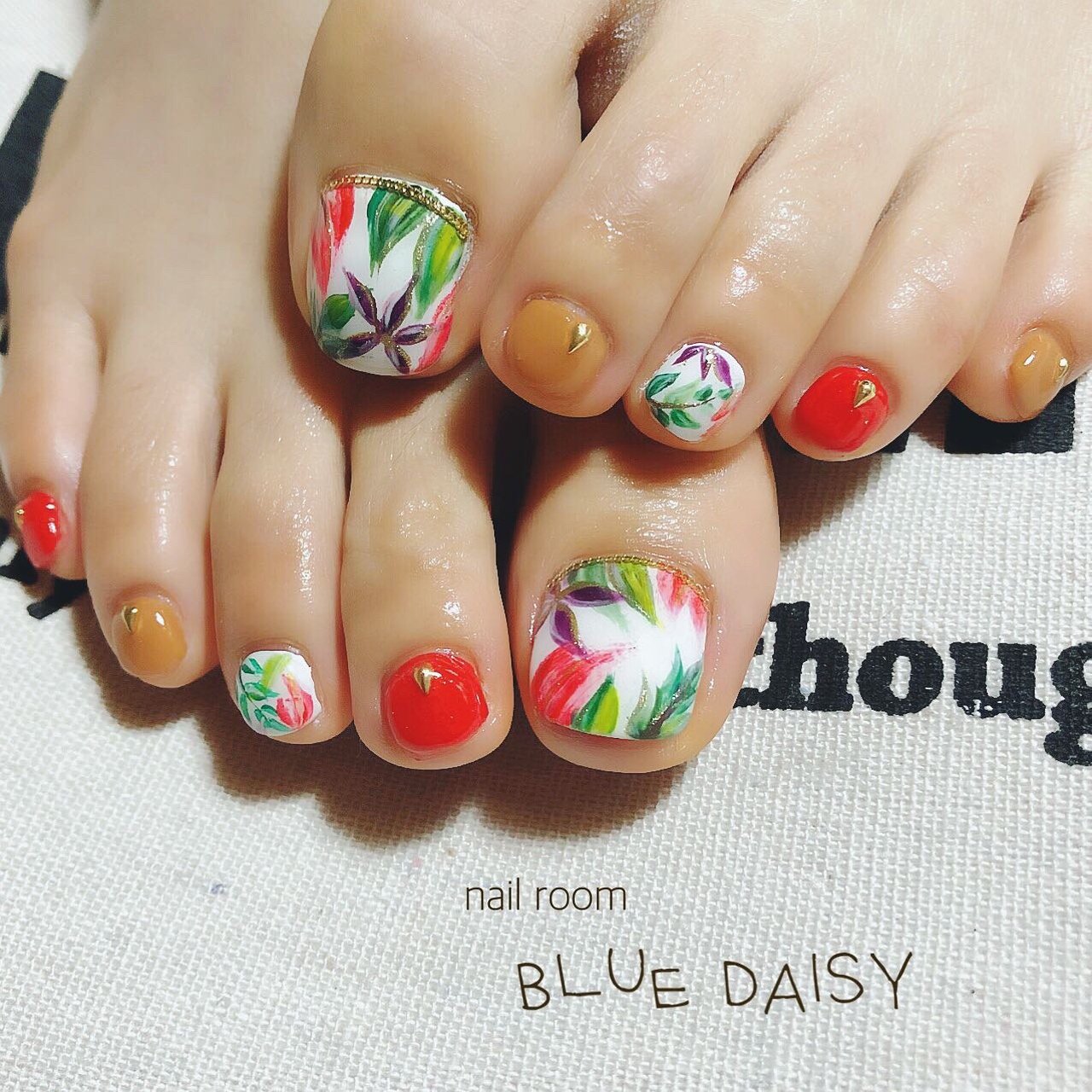 夏 海 リゾート フット フラワー Blue Daisyのネイルデザイン No ネイルブック