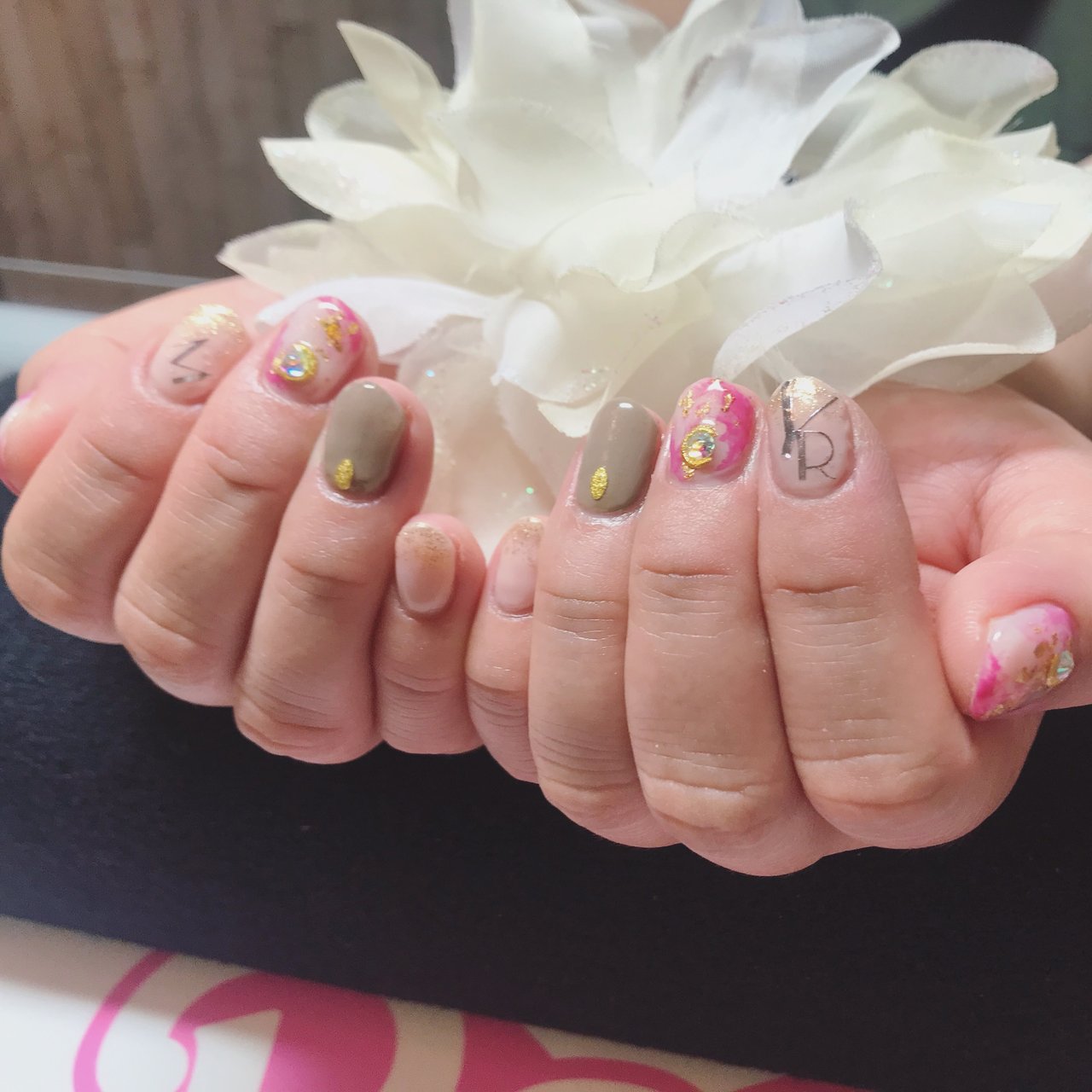 オールシーズン ハンド ラメ イニシャル マーブル A Nailのネイルデザイン No ネイルブック