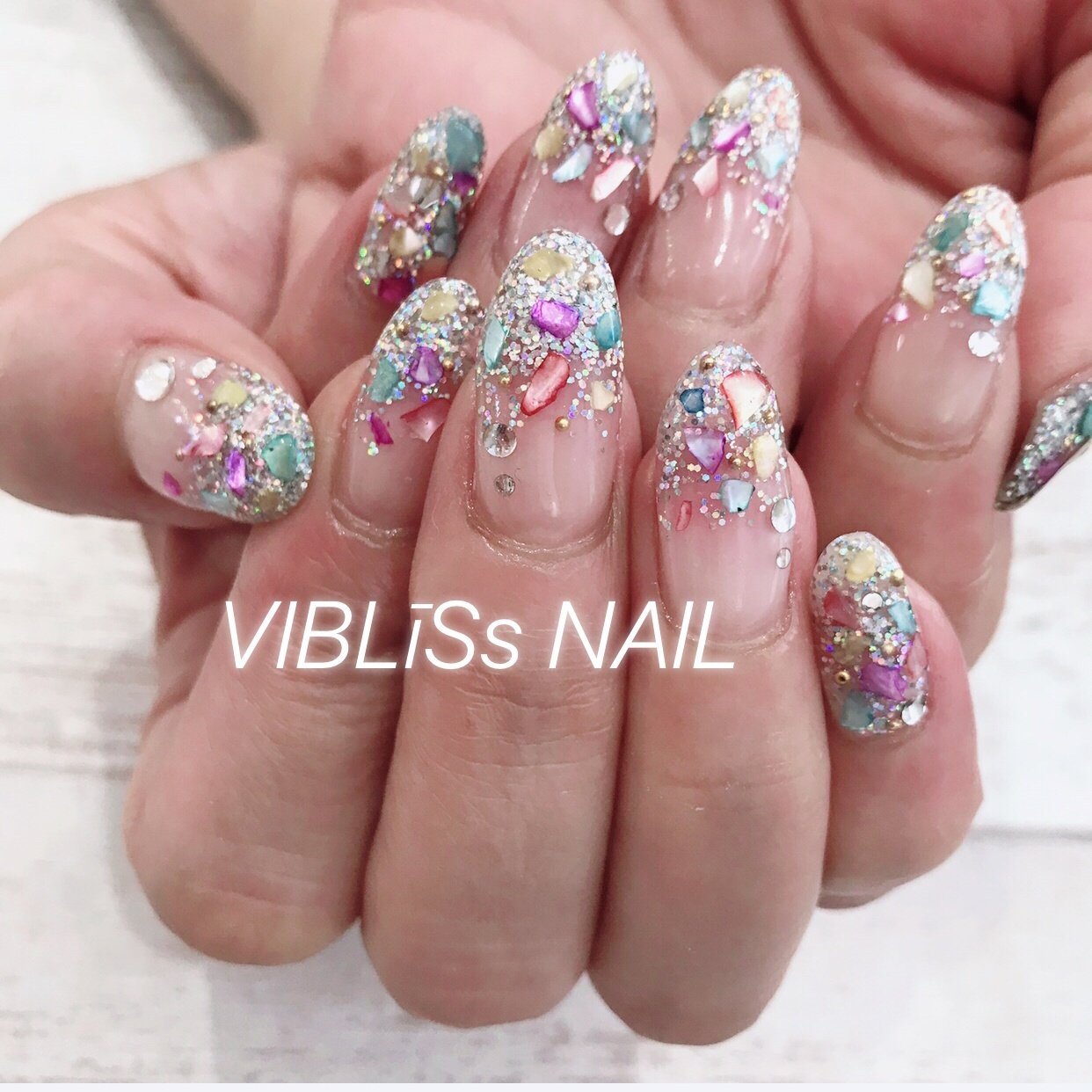 夏 ハンド シェル Vibliss Nail のネイルデザイン No ネイルブック