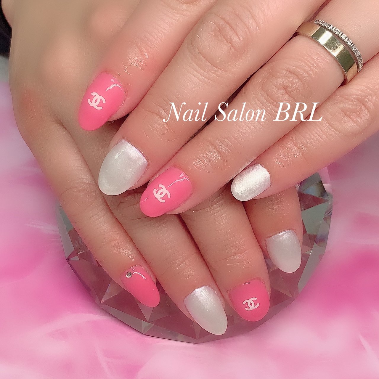 ハンド ワンカラー ブランド柄 ショート ジェル Nail Salon Brlのネイルデザイン No ネイルブック