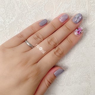 グレイッシュパープルのネイルデザイン ネイルブック