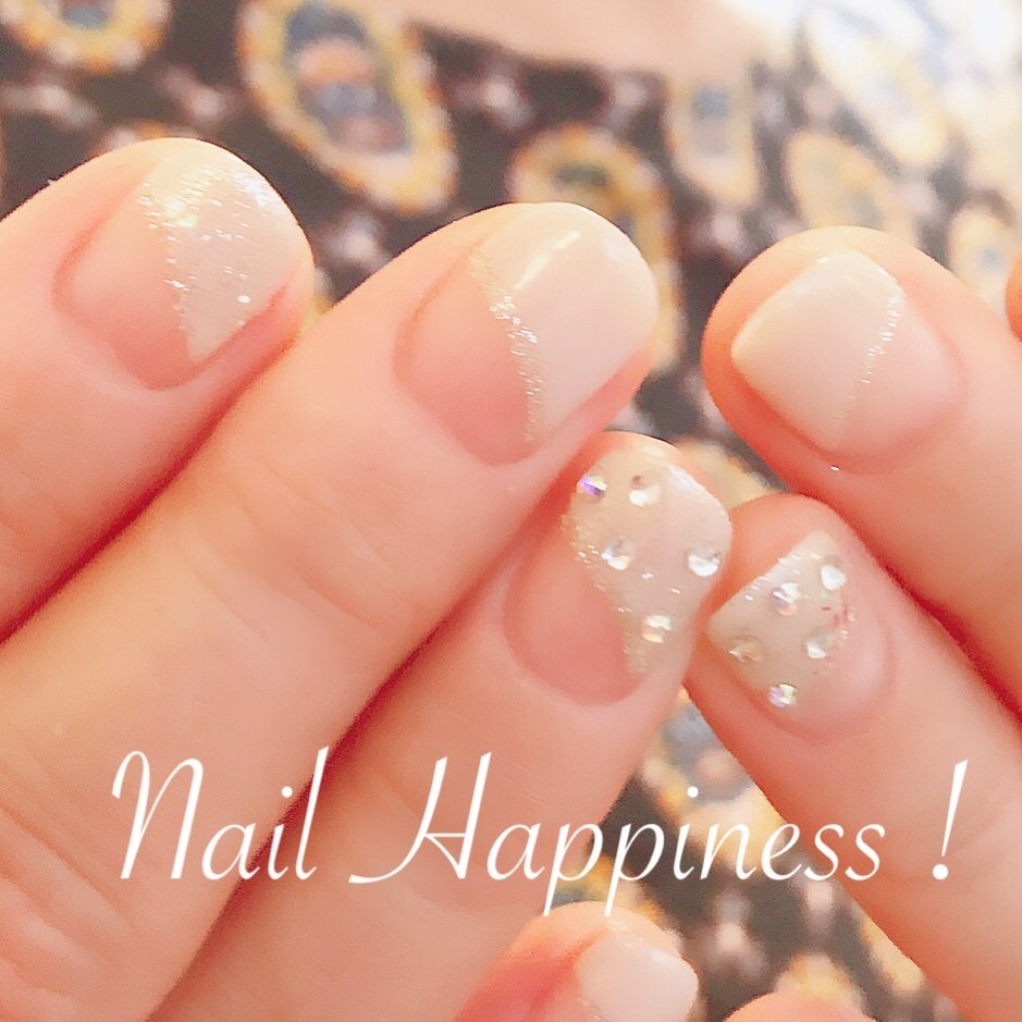 オールシーズン オフィス ハンド 変形フレンチ ラメ Nail Happiness ネイルハピネス ささきまきのネイル デザイン No ネイルブック