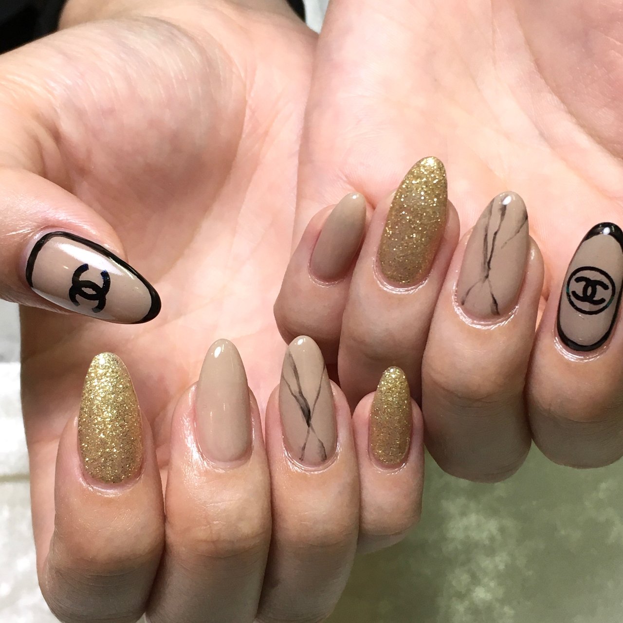 ハンド 大理石 ブランド柄 ロング ベージュ 富山市ネイルacoobeautyのネイルデザイン No ネイルブック