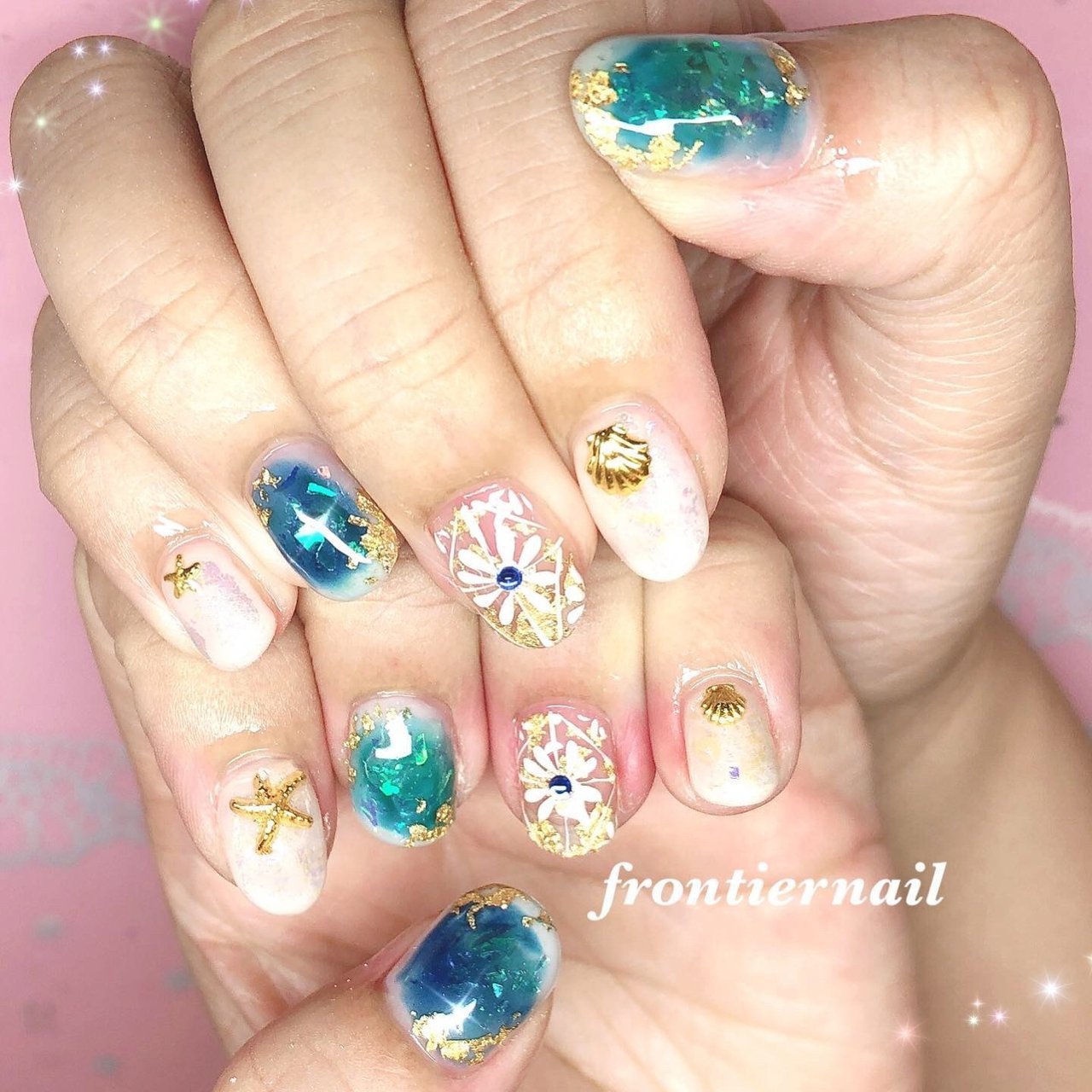 夏 オールシーズン ハンド グラデーション ホログラム Frontiernail 渋谷美香のネイルデザイン No ネイルブック