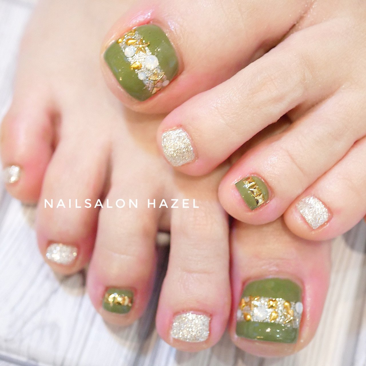 春 夏 フット ラメ ビジュー Nailsalon Hazelのネイルデザイン No ネイルブック