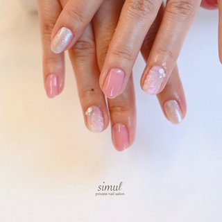 ＊ヌーディー貝殻ネイル＊ ・
・
薬指の貝殻風デザインは
クリアジェルで立体に🐚
・
#7月定額デザイン 
・
○使用カラー
#ミスミラージュ S17s
#リーフジェルプレミアム 351/352
・
・
#夏 
#夏ネイル 
#貝殻ネイル 
#シェルネイル 
#立体ネイル 
#シアーネイル 
#上品ネイル 
#大人ネイル 
#オーロラカラー 
#ラメ
#西調布ネイルサロン 
#調布市 #夏 #オールシーズン #ハンド #シンプル #ラメ #ワンカラー #シェル #マーメイド #ピンク #ジェルネイル #お客様 #simul-シムール- #ネイルブック