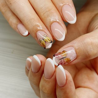 飛び出す蝶のネイルデザイン ネイルブック