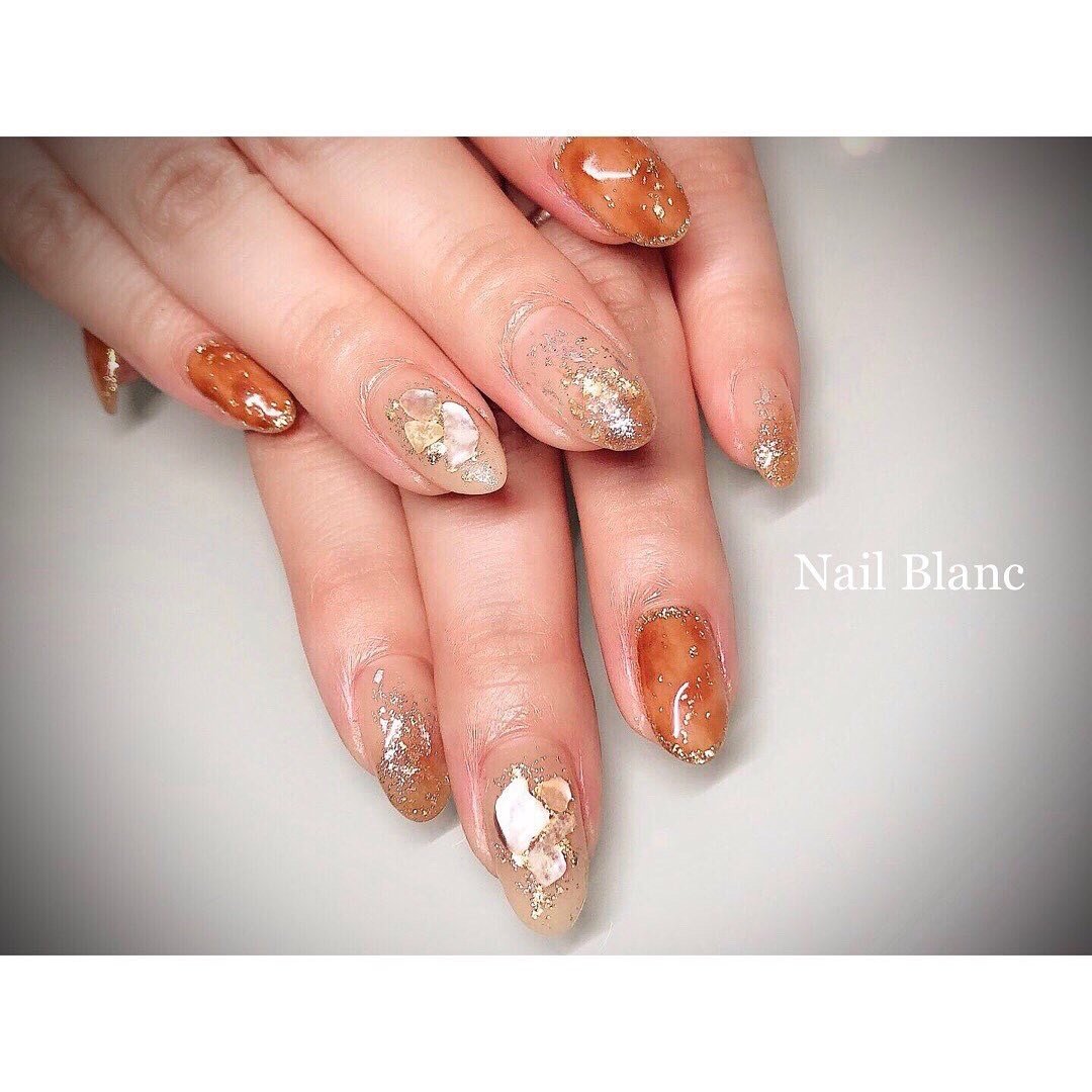秋 ハンド べっ甲 ミディアム ベージュ Nail Blancのネイルデザイン No ネイルブック