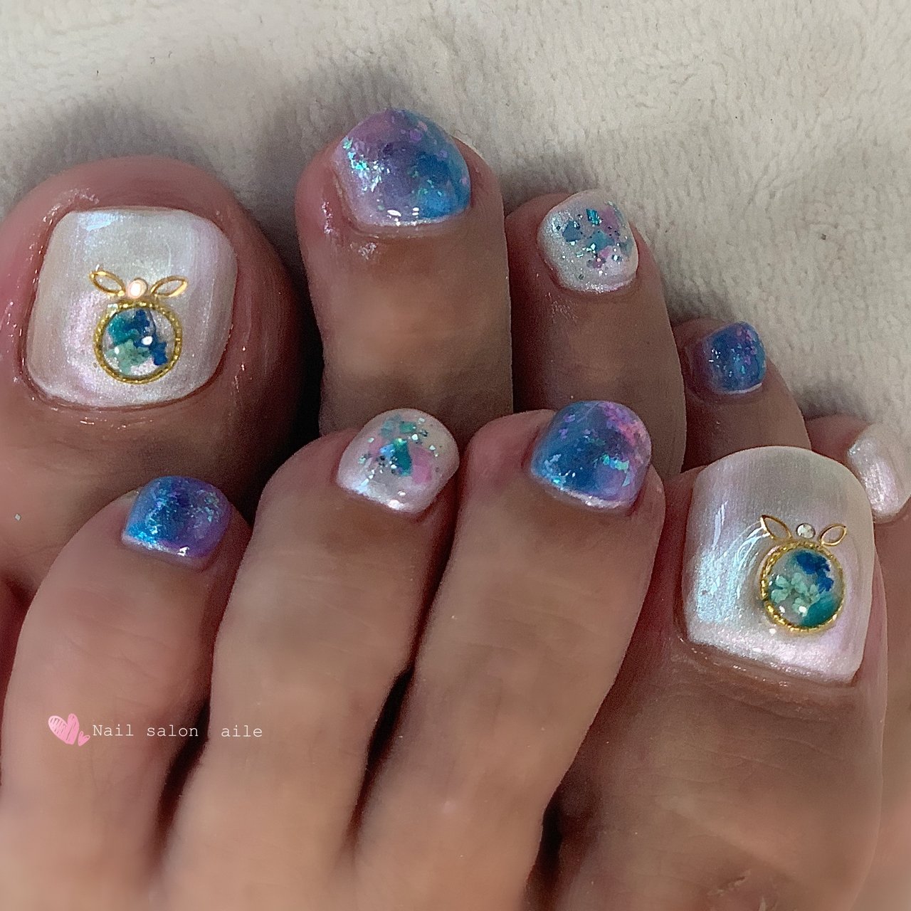 夏 フット ラメ ワンカラー シェル Nail Salon Aileのネイルデザイン No ネイルブック