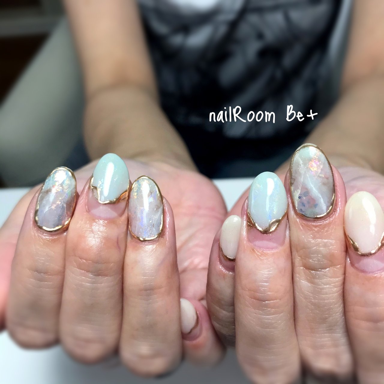 夏 ハンド 変形フレンチ 大理石 ニュアンス 大森 Nailroom Be のネイルデザイン No ネイルブック