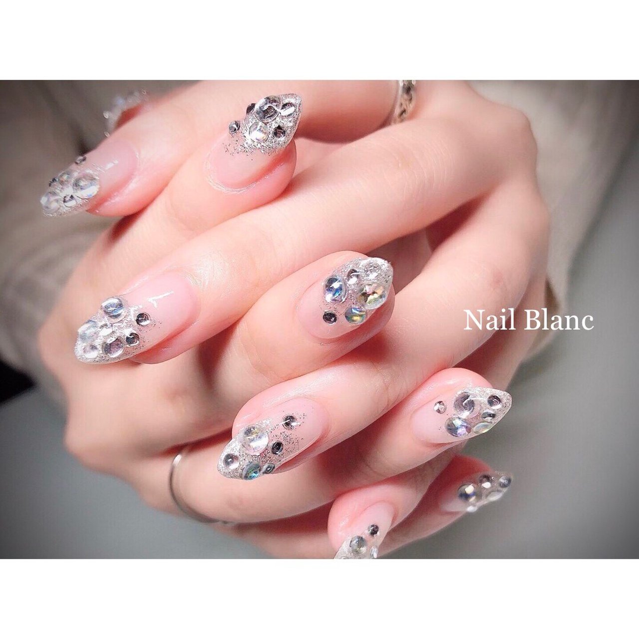 オールシーズン ハンド ラメ ロング シルバー Nail Blancのネイルデザイン No ネイルブック