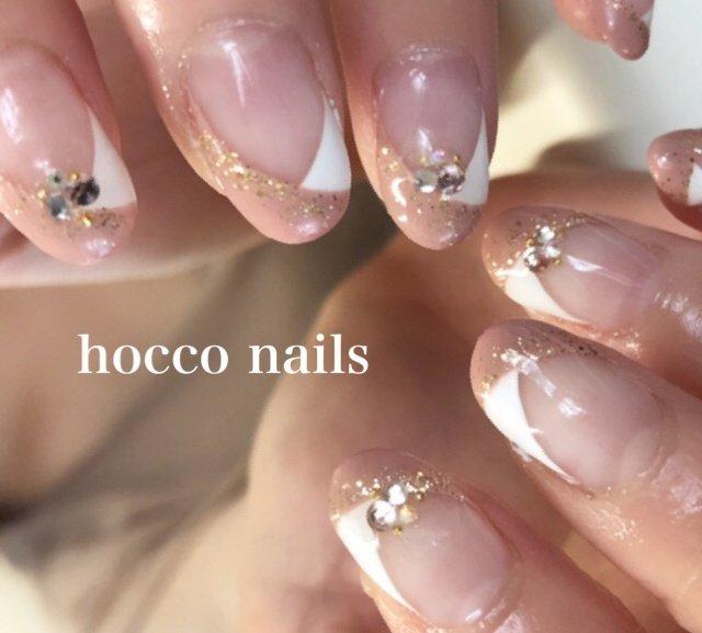 オールシーズン ハンド フレンチ 変形フレンチ ラメ Hocco Nailsのネイルデザイン No ネイルブック