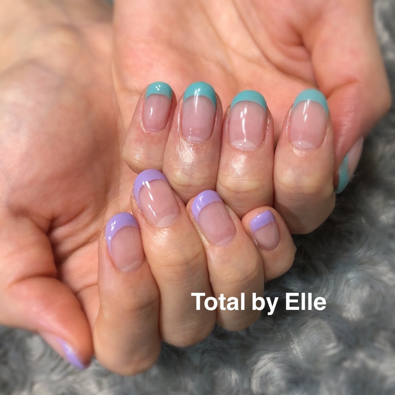 ハンド フレンチ ショート 水色 パープル Total By Elle 吉田 美穂のネイルデザイン No 5463292 ネイルブック