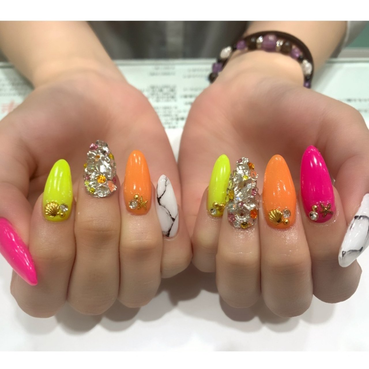 夏 ハンド ビジュー ラメ ワンカラー K Sakaguchiのネイルデザイン No ネイルブック