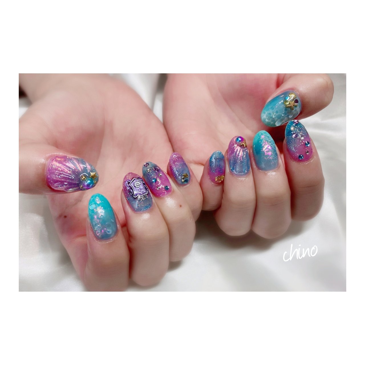 夏 オールシーズン ハンド ラメ 痛ネイル Chinoのネイルデザイン No ネイルブック