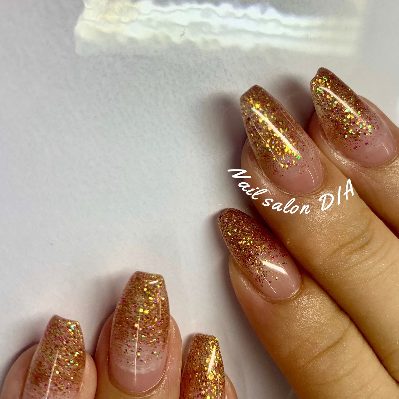 夏 オールシーズン シンプル グラデーション ラメ Nailsalondiaのネイルデザイン No ネイルブック