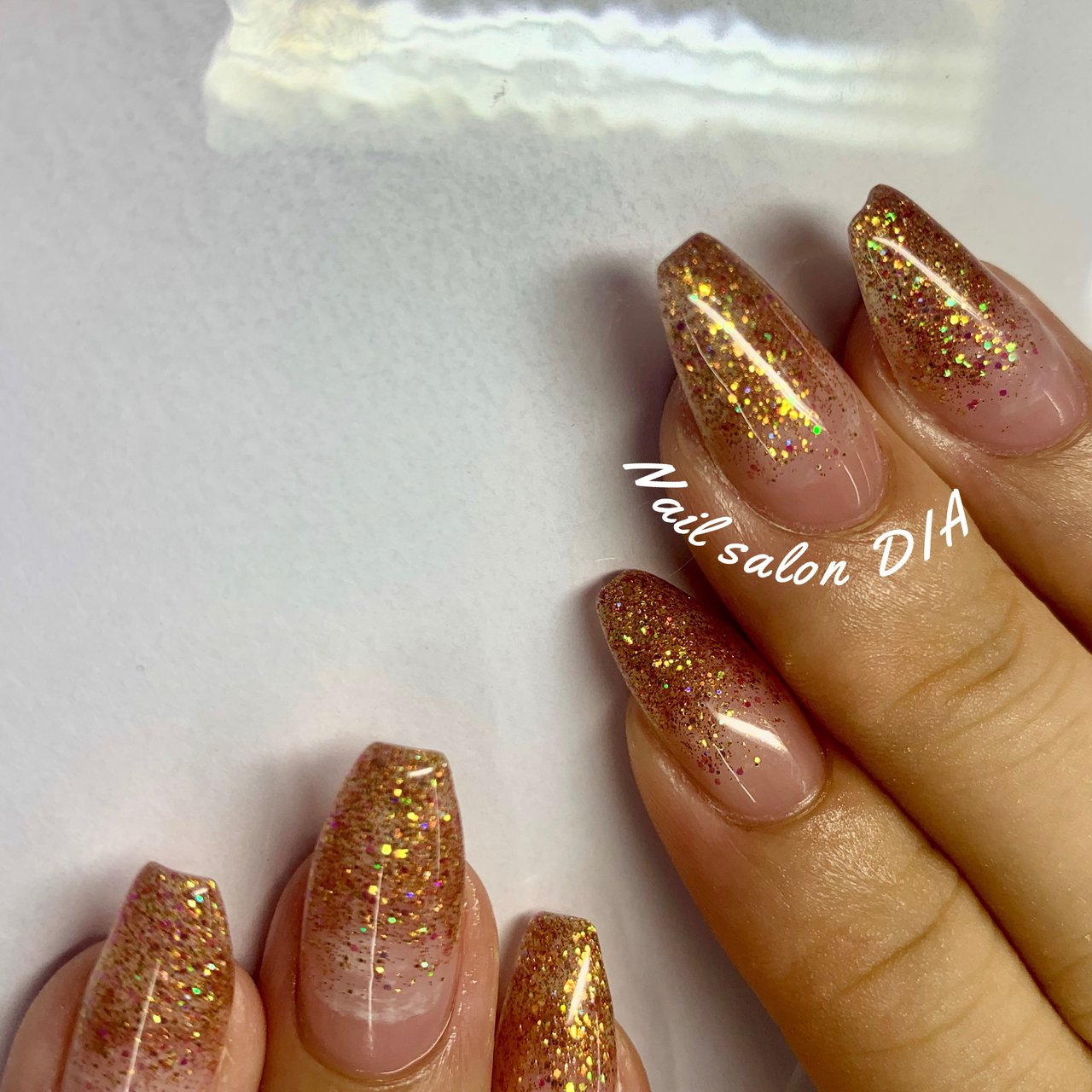 夏 オールシーズン シンプル グラデーション ラメ Nailsalondiaのネイルデザイン No ネイルブック