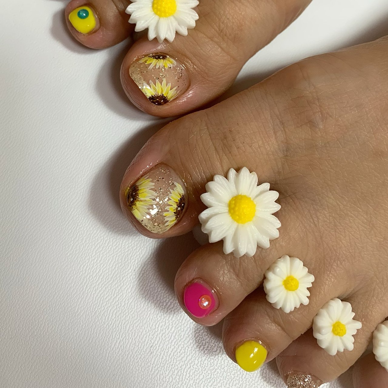 フット ピンク イエロー お客様 Bijou Nailのネイルデザイン No ネイルブック