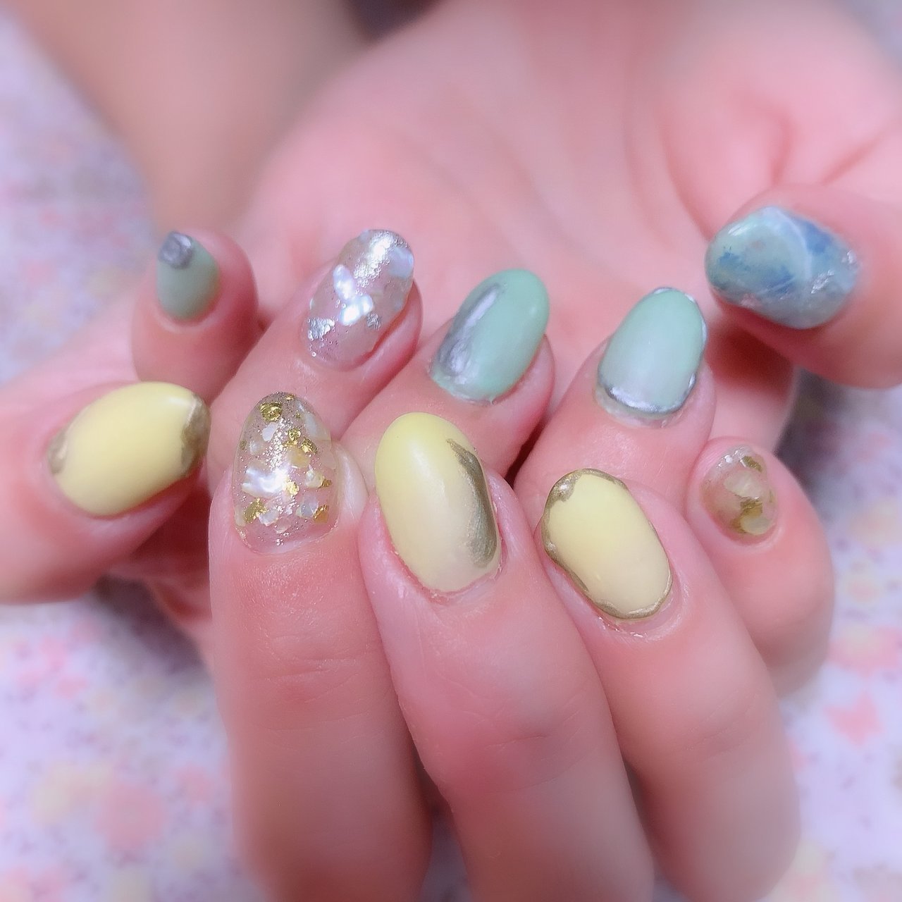 春 夏 ハンド シェル ニュアンス Chokoのネイルデザイン No ネイルブック