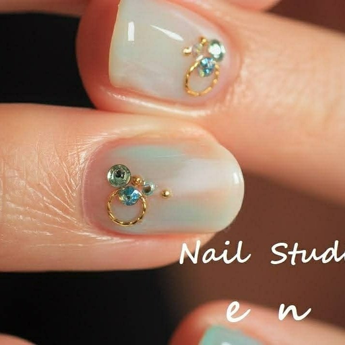 夏 ベージュ ターコイズ 水色 Nailstudio Enのネイルデザイン No ネイルブック