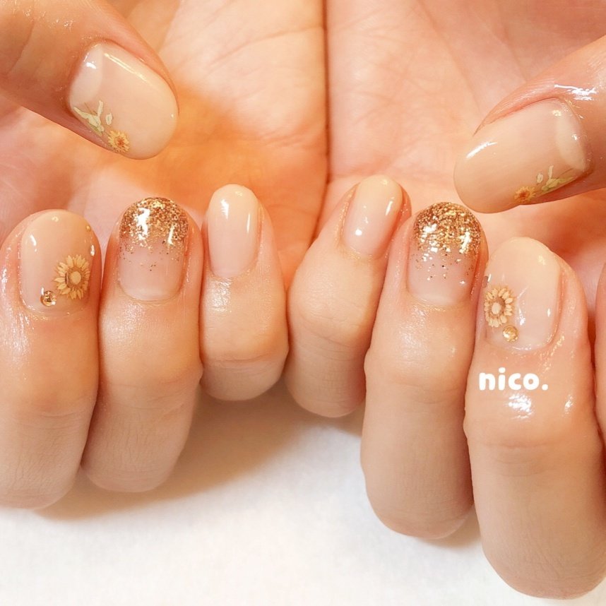 ハンド ベージュ ゴールド Nailsalon Nico のネイルデザイン No ネイルブック