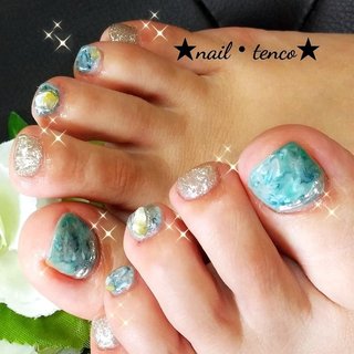 (*´･ω･｀)💅はじめましてのお客様😊 
お仕事柄ハンドが🆖との事で

👣💅夏らしく涼しげに仕上がりました😍

ターコイズ系は初めてとおっしゃり
仕上がりをとても喜んで頂きました🙋

colorはoriginalMix🎨ミラーも上品✨

ご希望のdesignを少しarrangeして✨

次回楽しみにお待ちしております🐥

ネイルブック📖からの予約受付開始しました。
完全予約制で当日予約は、受けつけておりません😢

LINE・ID(友達登録)tencoro123

Instagram・@tencoro123

LINE・Instagramから(DM.メッセージ)💌ご予約確認お願い致します🐥 #夏 #梅雨 #海 #デート #フット #ラメ #シェル #ニュアンス #アイシング #ホワイト #ターコイズ #シルバー #ジェルネイル #お客様 #tencoro123 #ネイルブック