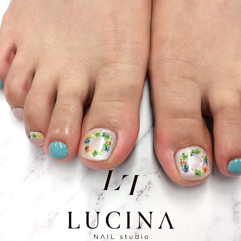 春 夏 海 フット フラワー Nailstudio Lucinaのネイルデザイン No ネイルブック