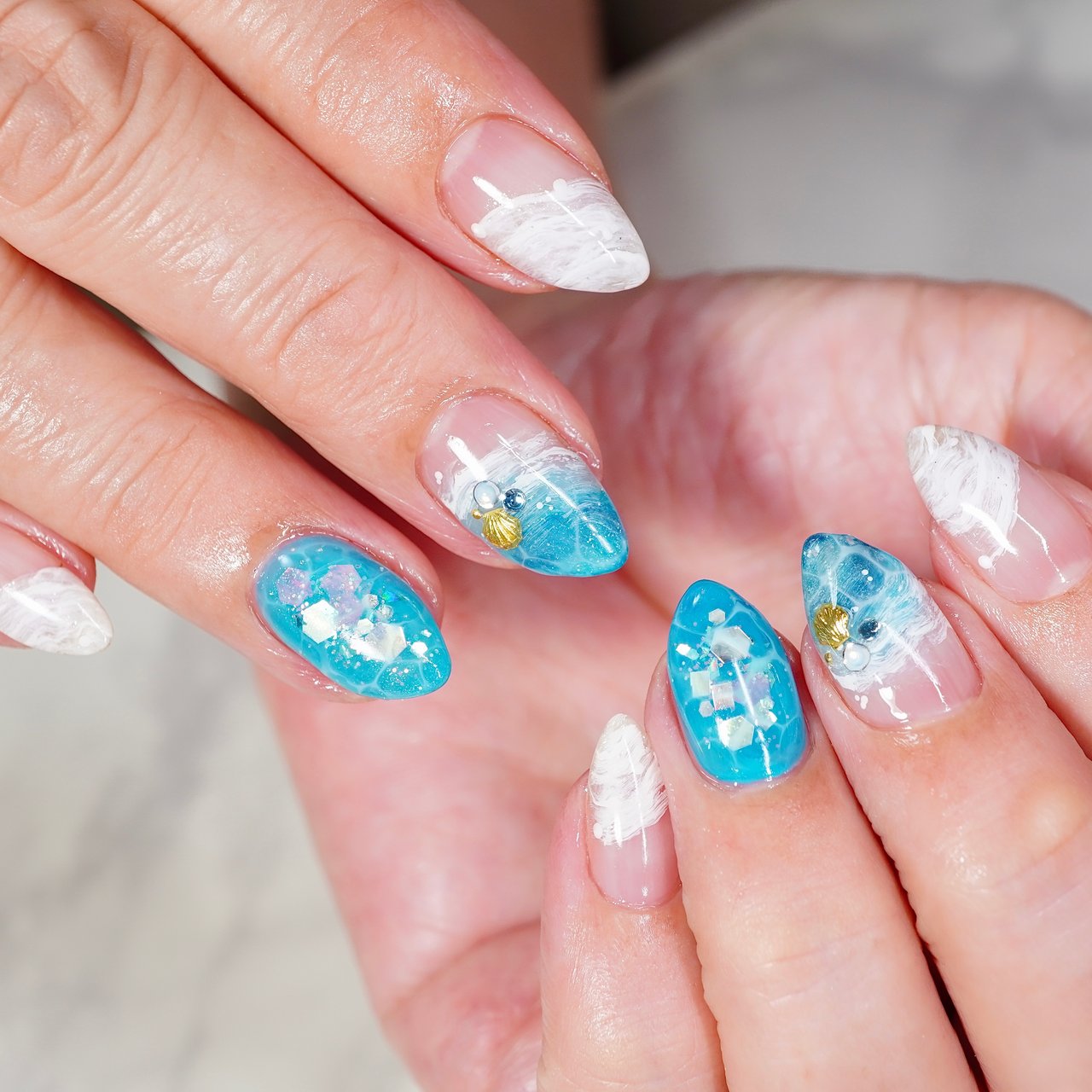 夏 ハンド シェル ニュアンス ミディアム Kiara のネイルデザイン No ネイルブック