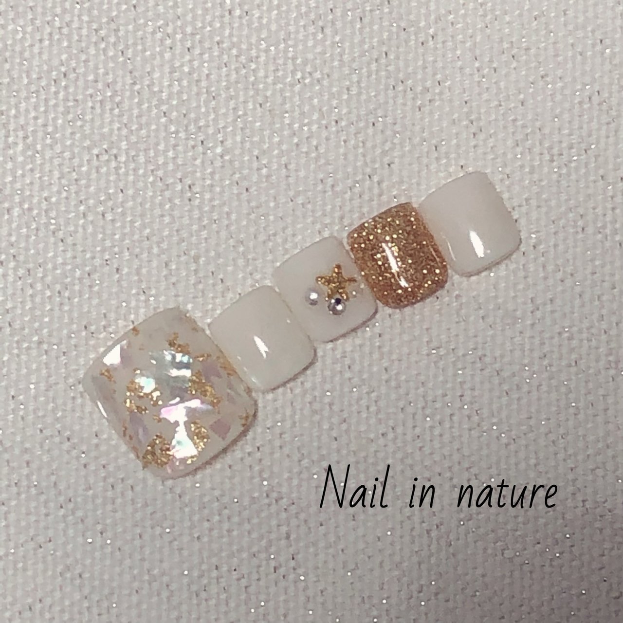 夏 フット シェル ホワイト ゴールド Nail In Natureのネイルデザイン No ネイルブック