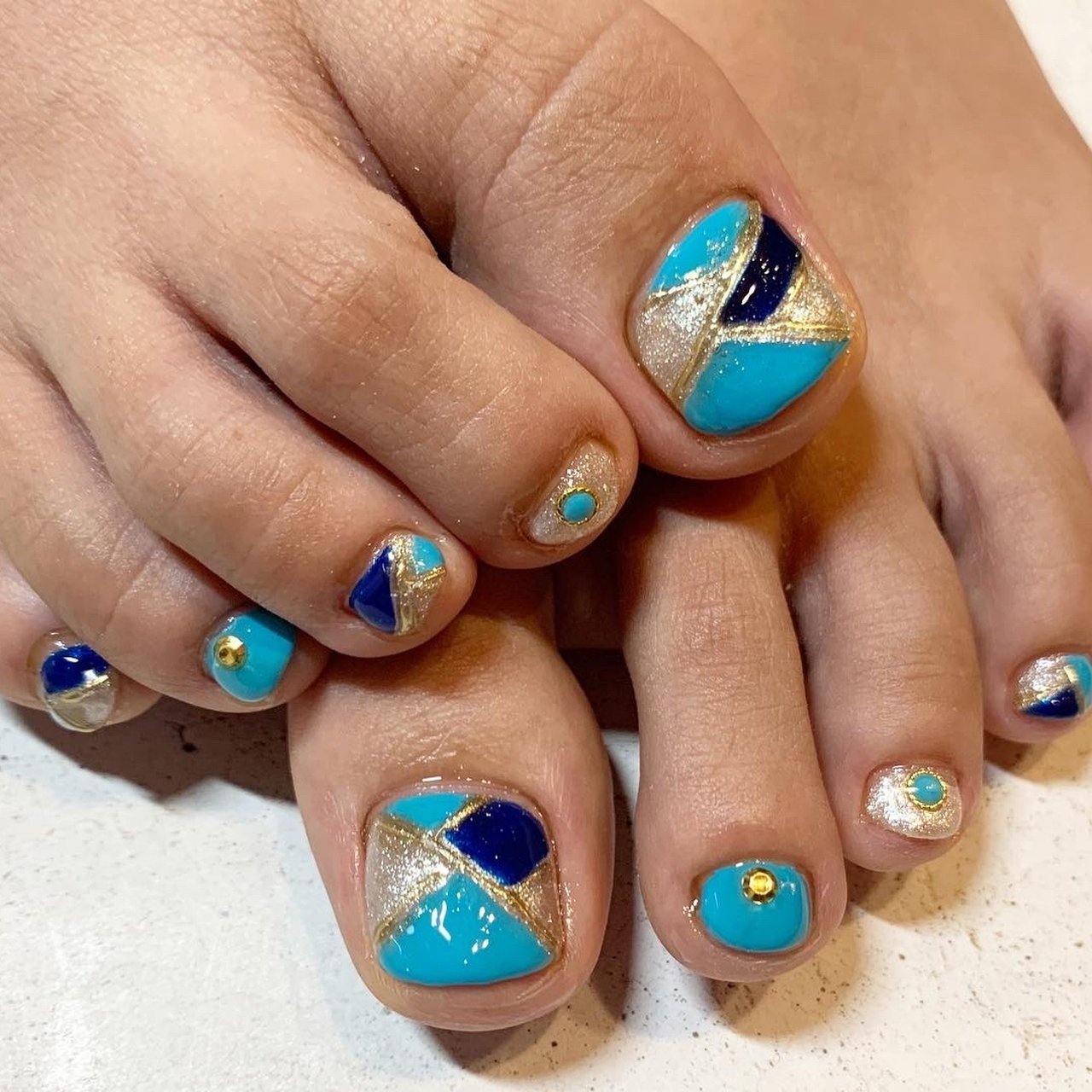 夏 フット ターコイズ ネイビー ゴールド Saho Nailのネイルデザイン No ネイルブック