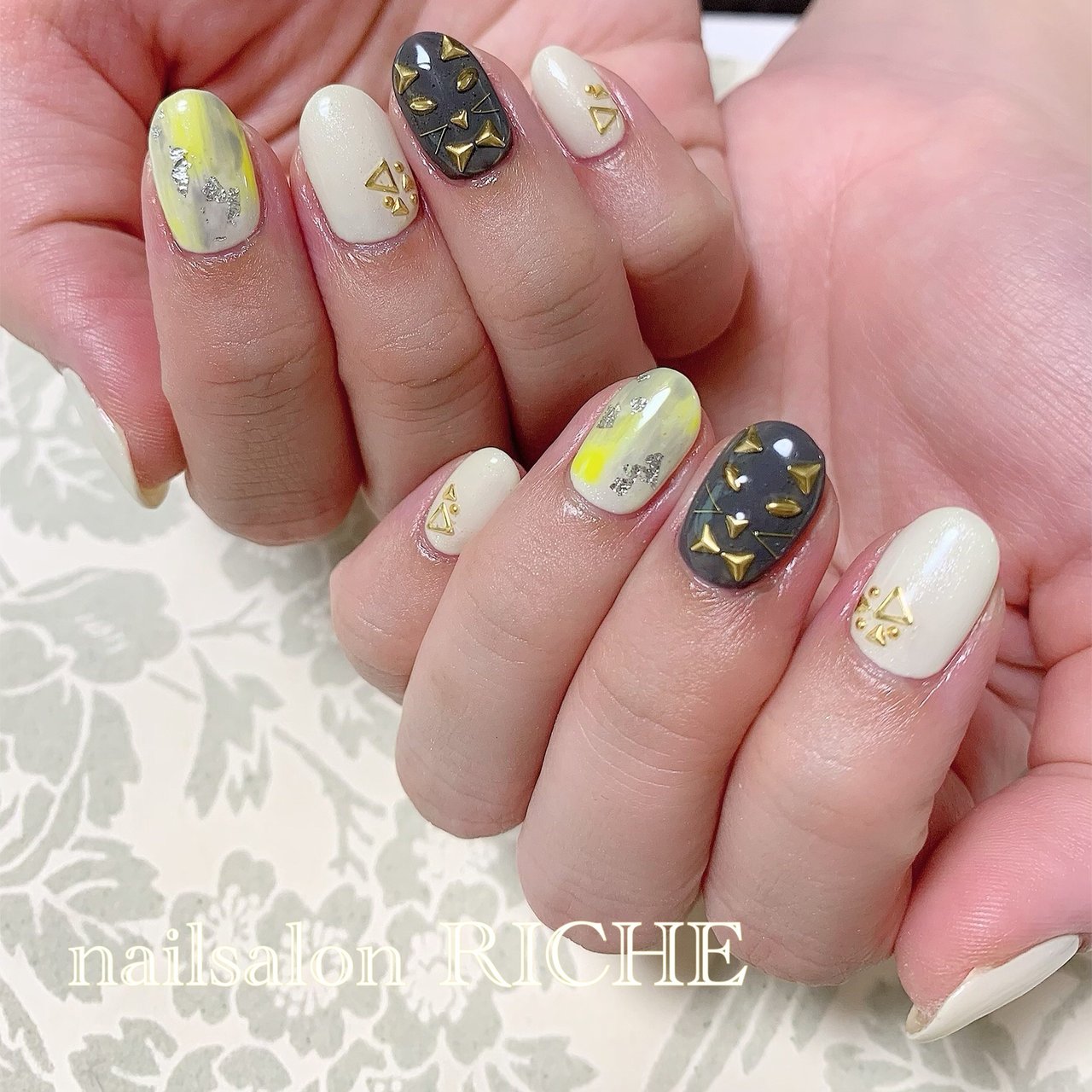 オールシーズン ハロウィン ハンド シンプル ラメ Nailsalon Richeのネイルデザイン No ネイルブック
