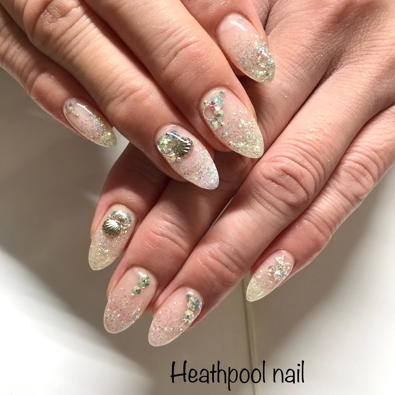ハンド グラデーション ラメ ジェルネイル Heathpoolnailのネイルデザイン No ネイルブック