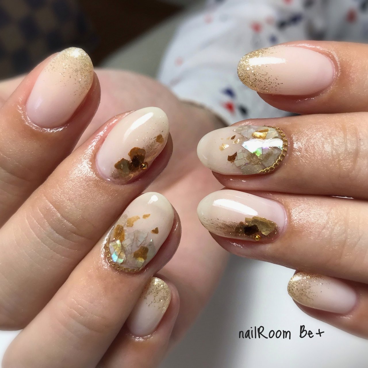 オールシーズン ハンド ワンカラー シェル チェーン 大森 Nailroom Be のネイルデザイン No ネイルブック
