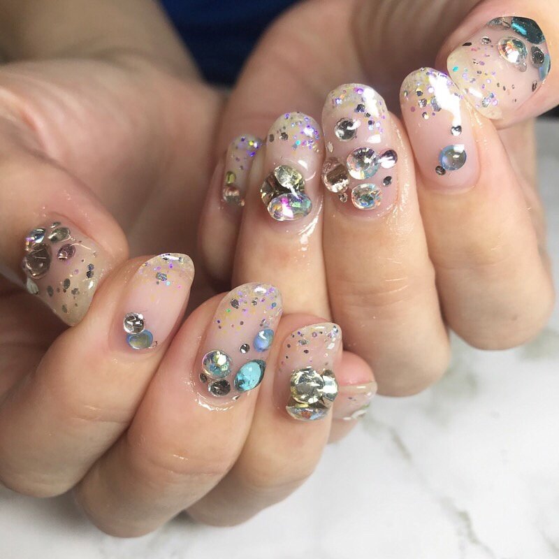 夏 ハンド グラデーション ラメ ビジュー Nail Room One Artのネイルデザイン No ネイルブック