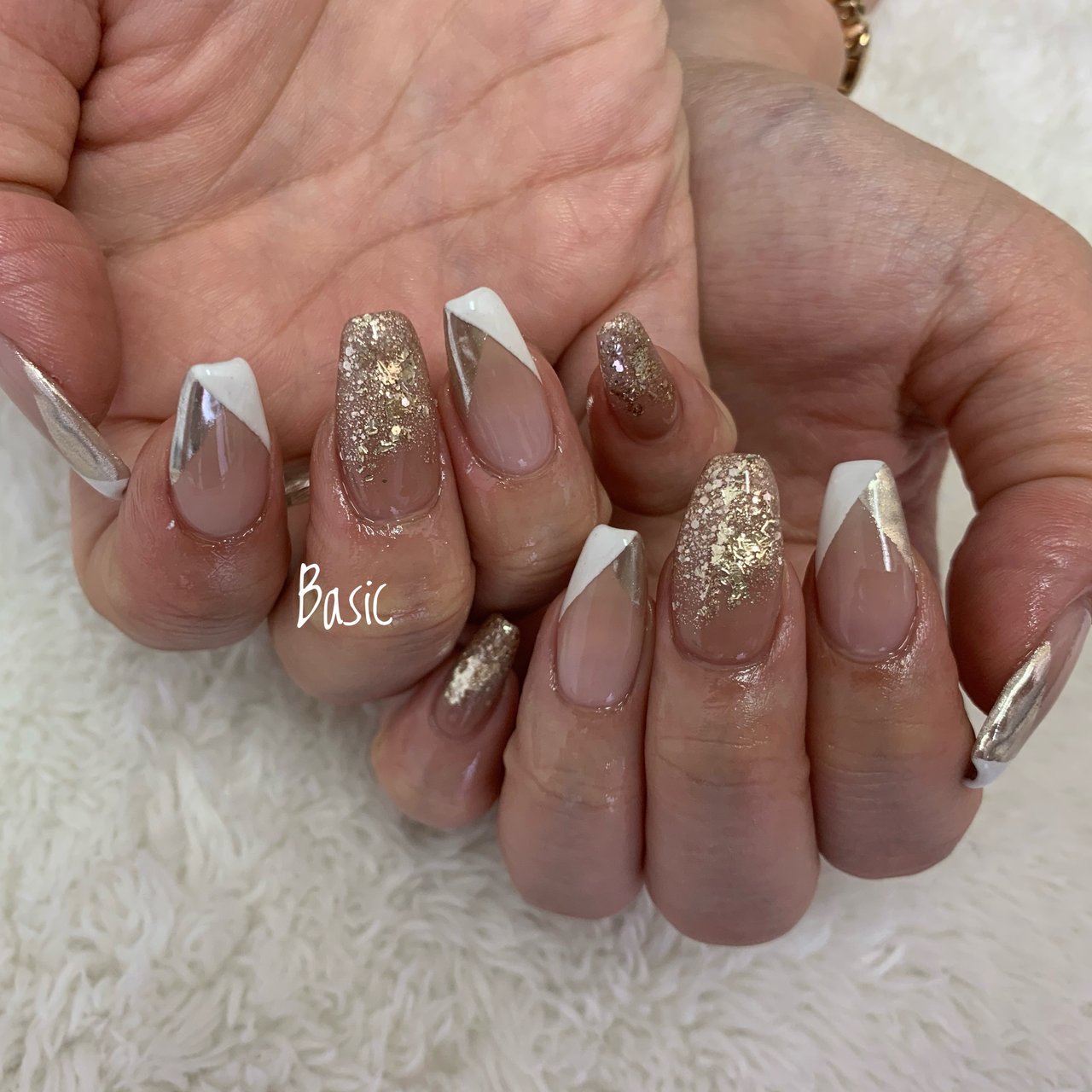 ハンド 変形フレンチ ジェルネイル Miuのネイルデザイン No ネイルブック