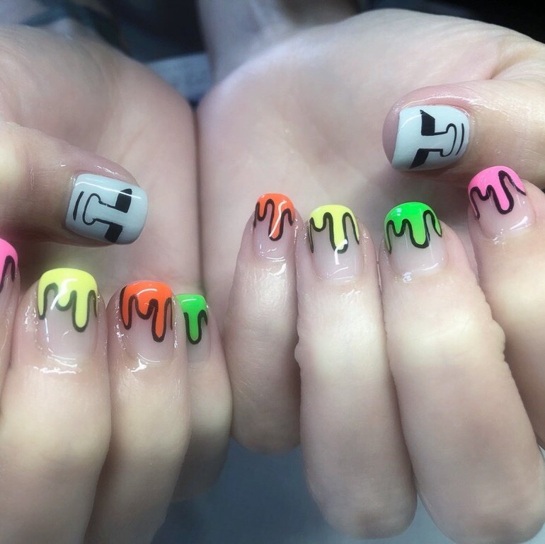 夏 オールシーズン ハンド モノトーン ネオンカラー Nail Charmantのネイルデザイン No ネイルブック