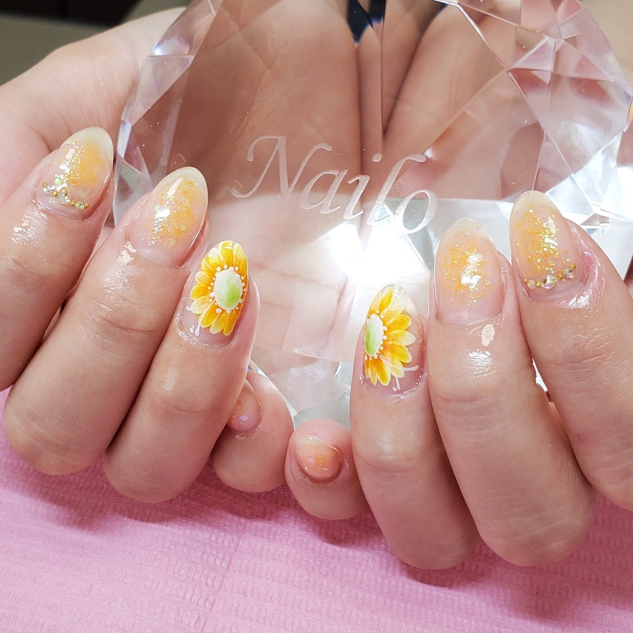 春 夏 オールシーズン ラメ フラワー Nailsalon Nailoのネイルデザイン No ネイルブック