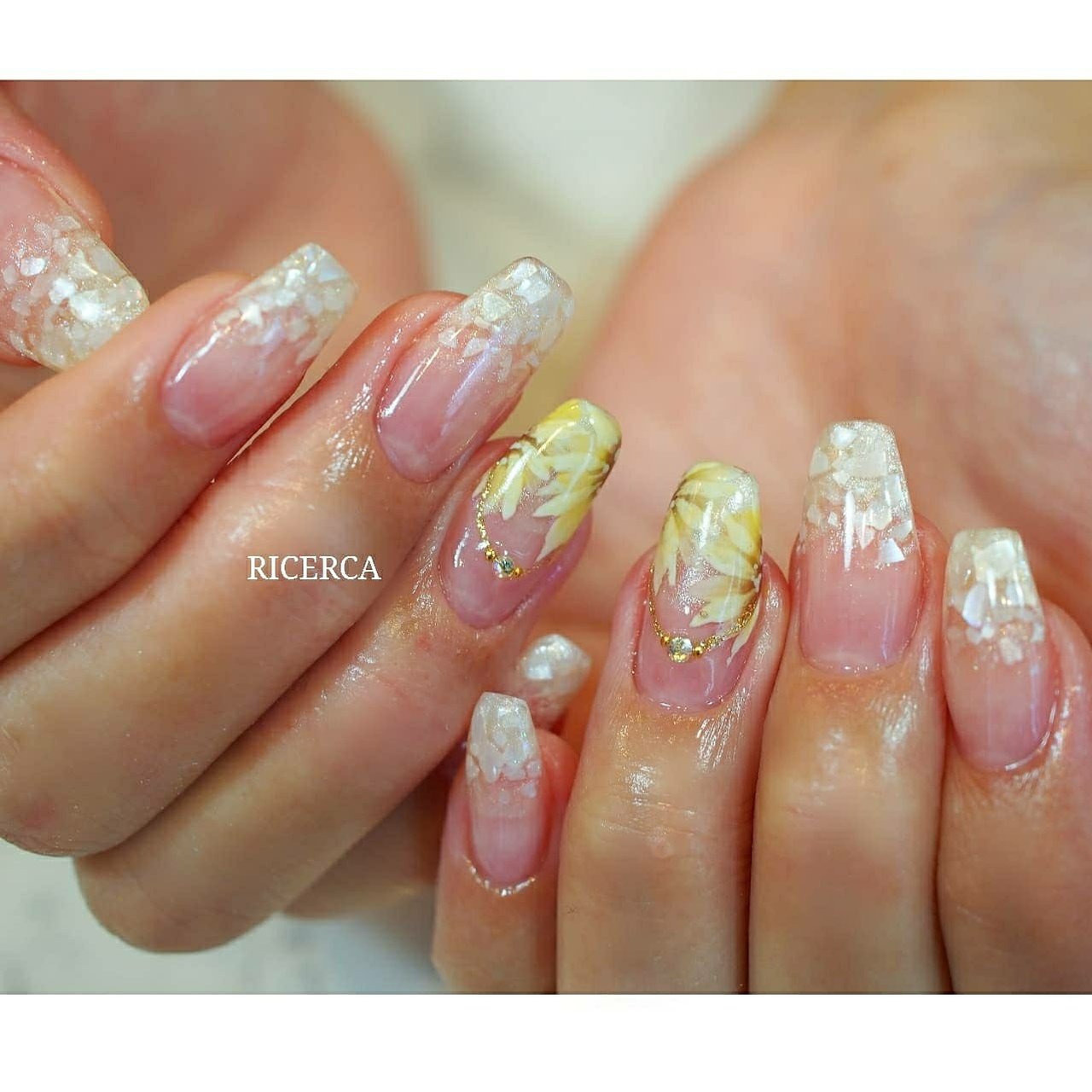 夏 ハンド フラワー シェル Nail Lab Ricercaのネイルデザイン No ネイルブック