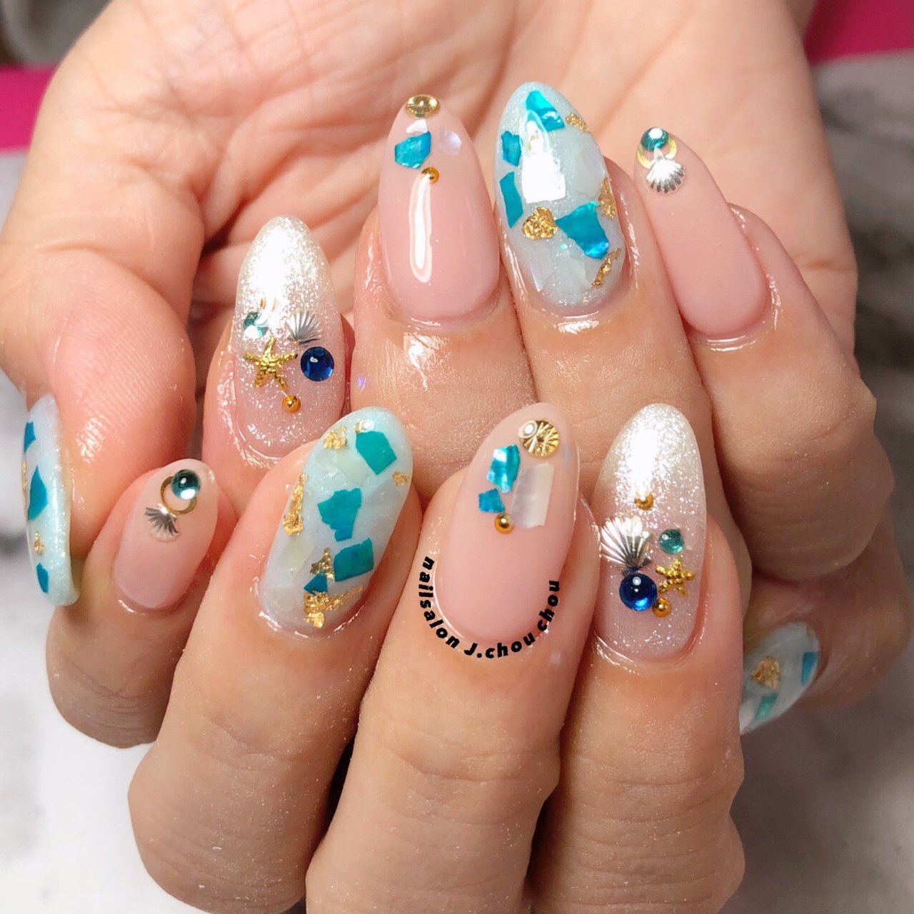 夏 リゾート デート ハンド ラメ J Chou Chou Nailのネイルデザイン No ネイルブック