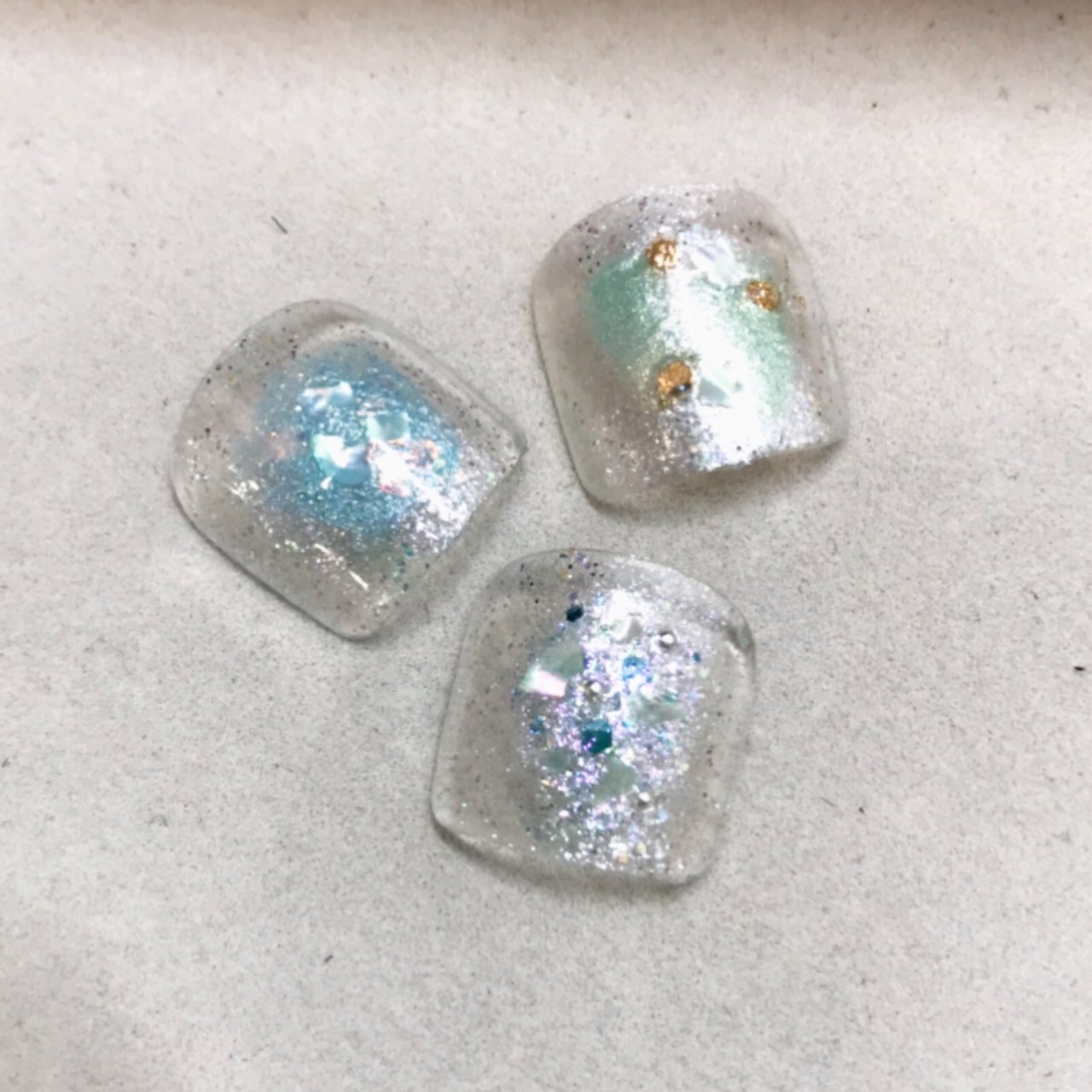 夏 フット ホログラム シェル ニュアンス Maki Obayashiのネイルデザイン No ネイルブック