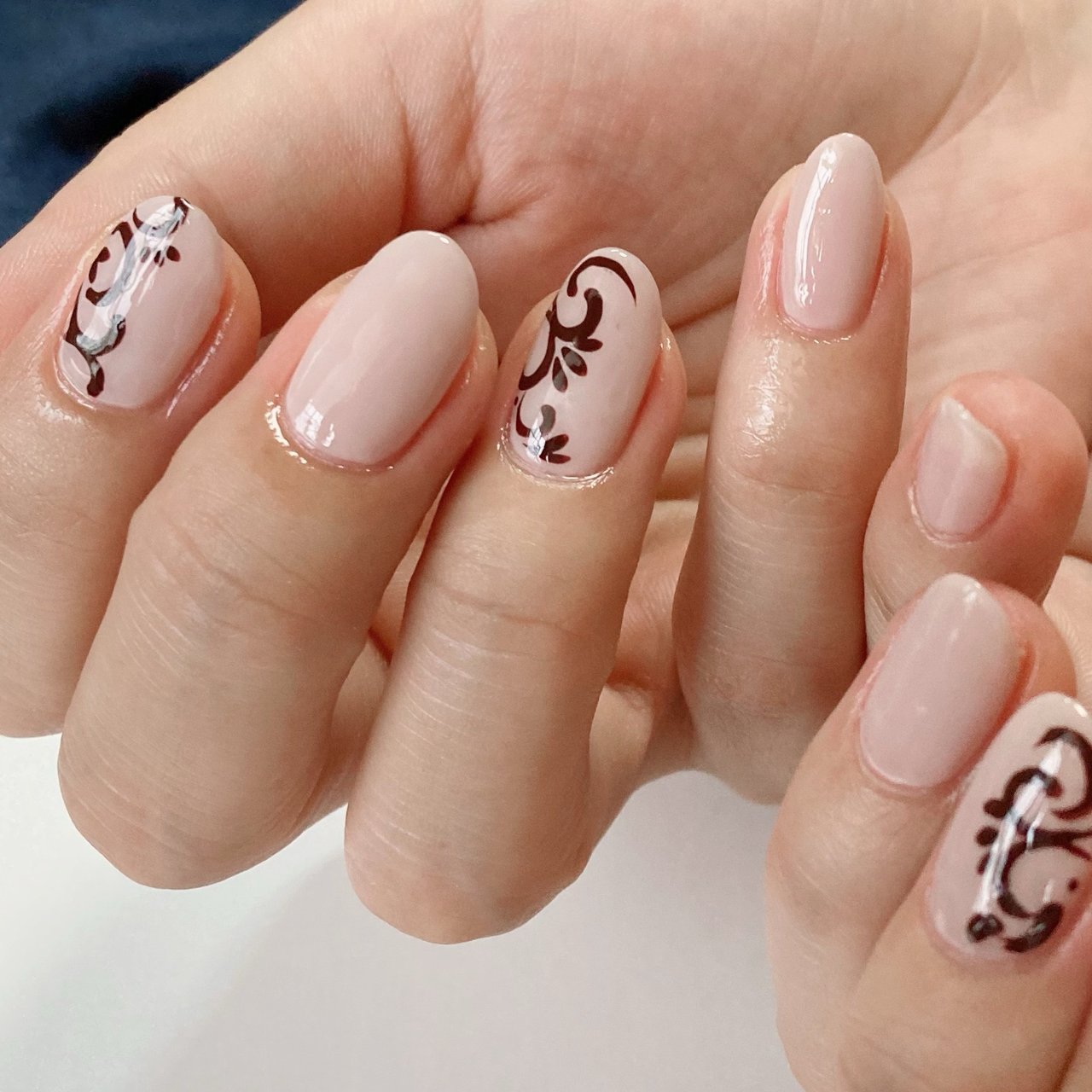 夏 オフィス デート ハンド ベージュ きまぐれなネイル屋さんのネイルデザイン No ネイルブック