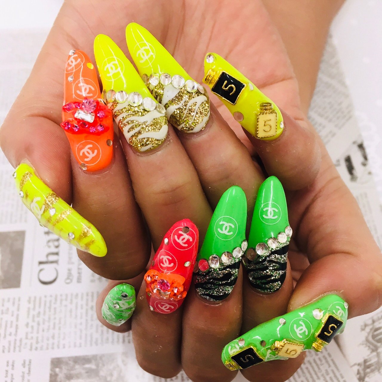 オールシーズン ハンド デコ ブランド柄 ロング Eyelash Nail Room Caratのネイルデザイン No ネイル ブック