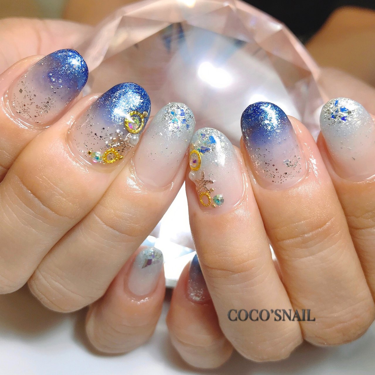 夏 ハンド グラデーション ラメ ショート Coco S Nailのネイルデザイン No ネイルブック