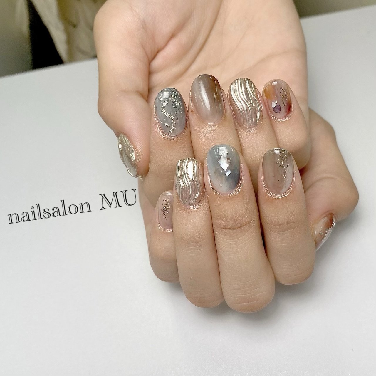 シースルー チェーン ニュアンス ミラー アイシング Nailsalon Mu ミウ のネイルデザイン No ネイルブック