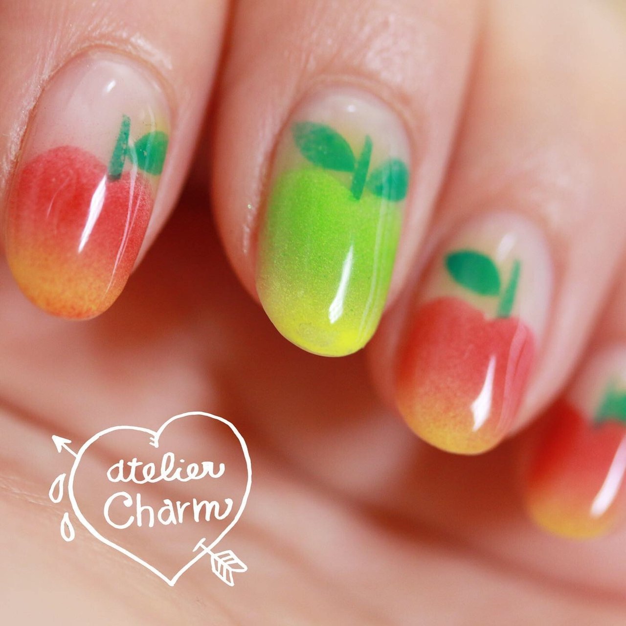 オールシーズン スポーツ 女子会 ハンド 変形フレンチ アトリエチャーム Momoのネイルデザイン No ネイルブック