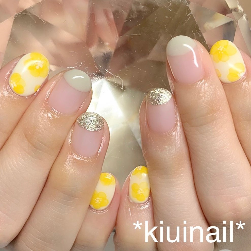 ハンド 変形フレンチ フラワー ショート ベージュ Kiuinailのネイルデザイン No ネイルブック