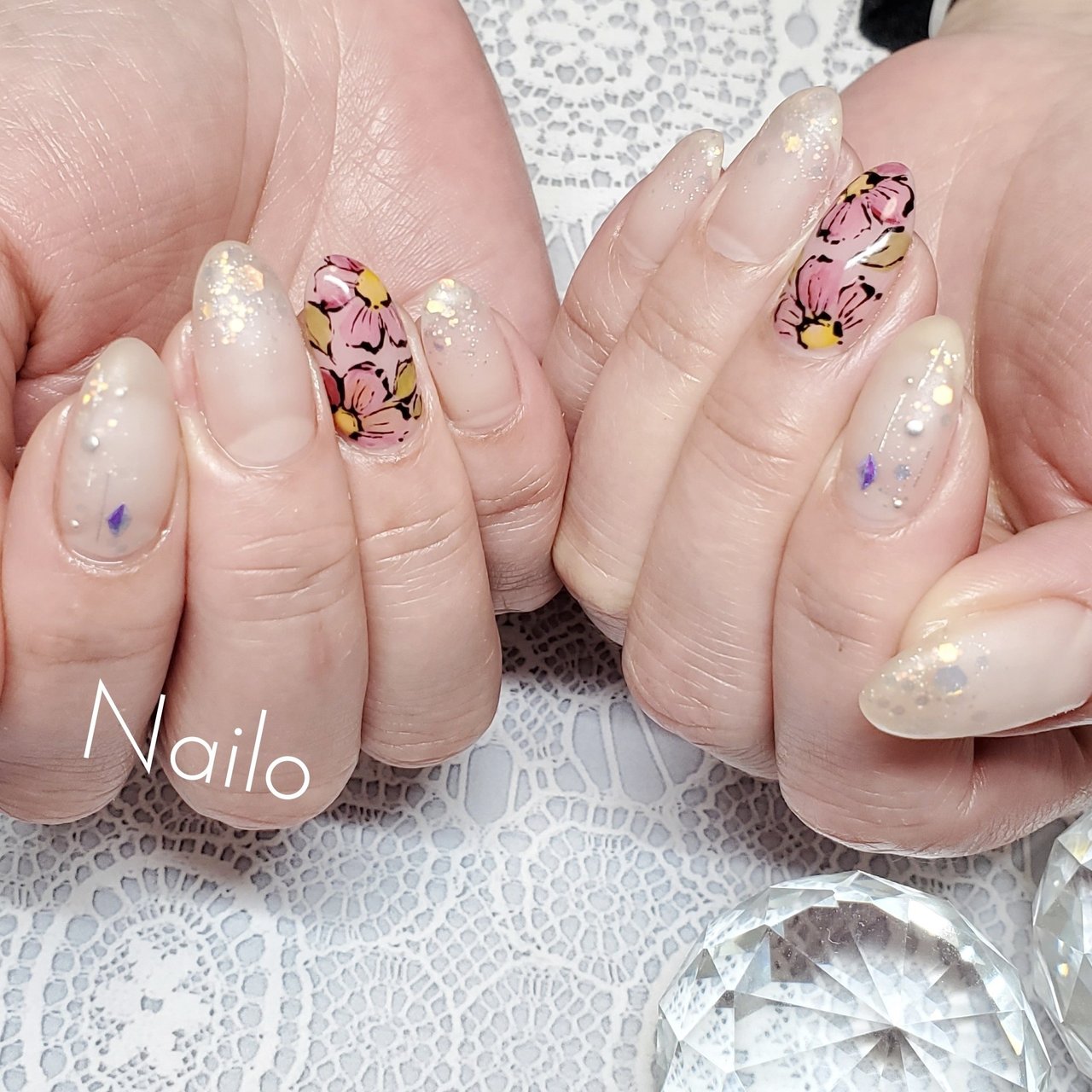 オールシーズン ラメ フラワー ニュアンス マット Nailsalon Nailoのネイルデザイン No ネイルブック