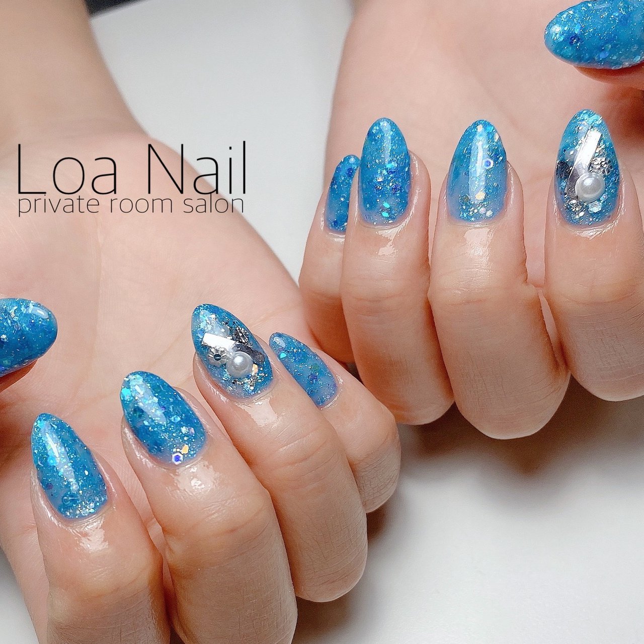 夏 シンプル ホログラム ワンカラー ブルー Loa Nailのネイルデザイン No ネイルブック